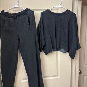 Fashion Nova sweatsuit - Wide Leg Pants